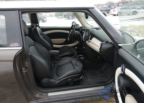 2013 Mini Hardtop Cooper z USA, uszkodzony, nr VIN WMWSU3C51DT371451